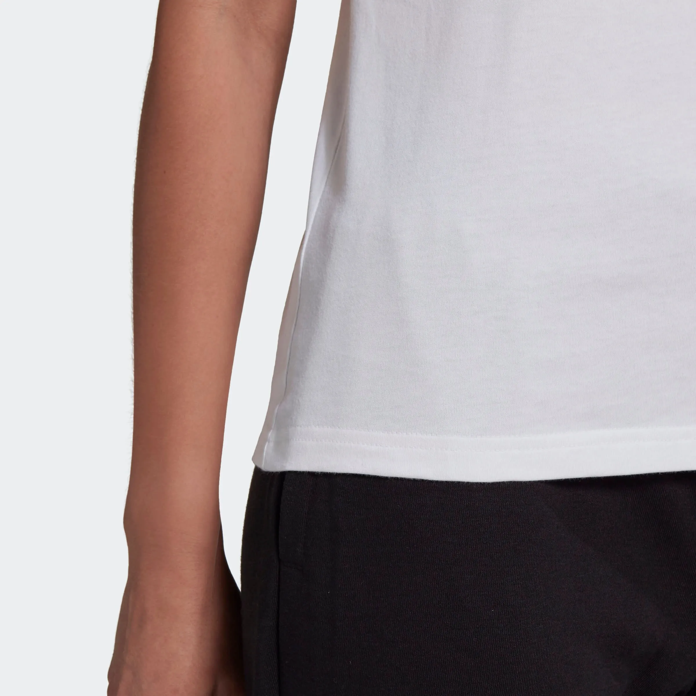 ADIDAS SPORTSWEAR Funktionsshirt 'Essentials' in Offwhite