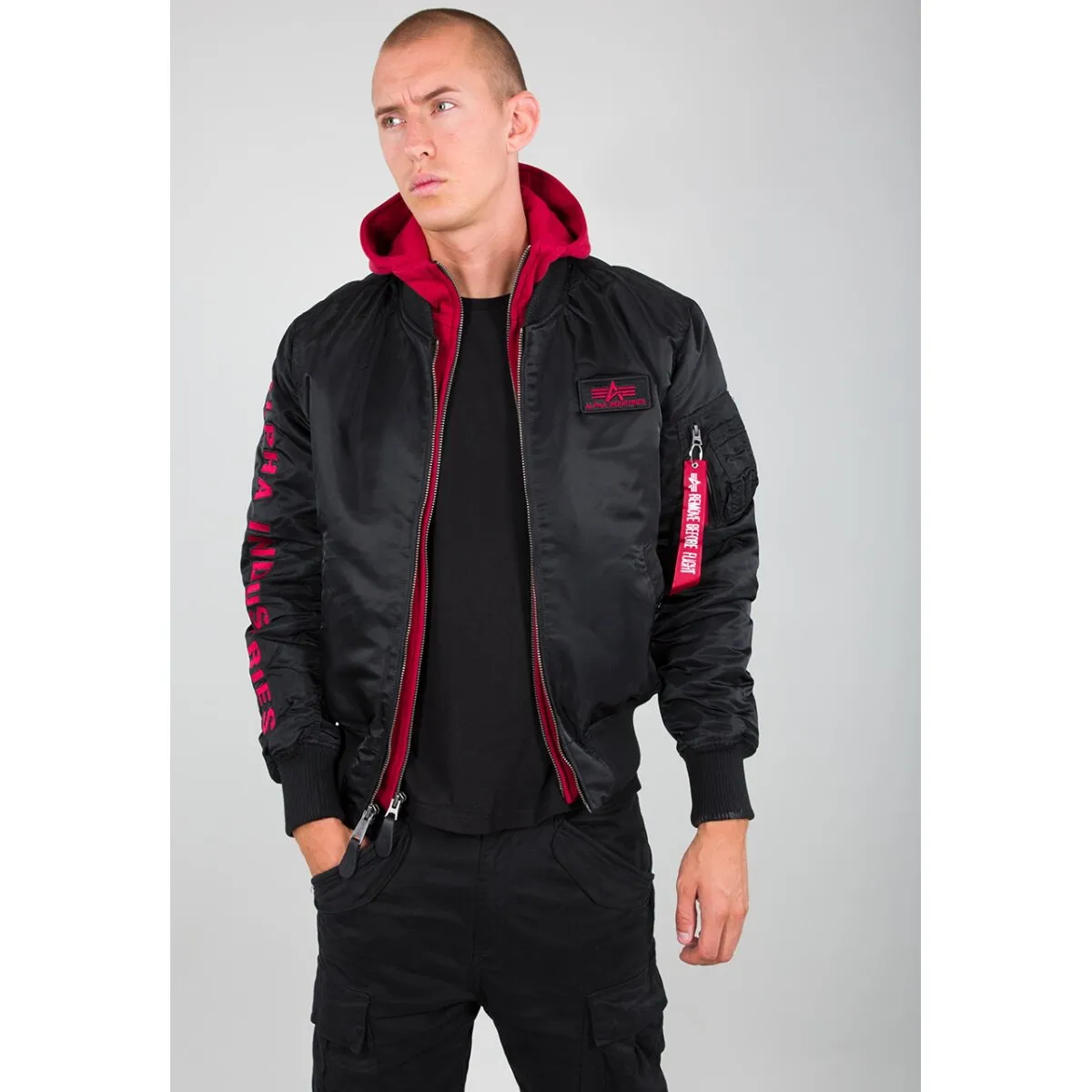 Alpha Industries Bomber Jacke MA-1 D-Tec SE schwarz / rot S