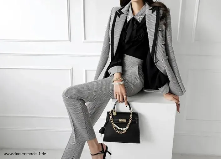 Eleganter Zweireiher Hosenanzug Business Outfit in Grau Kariert