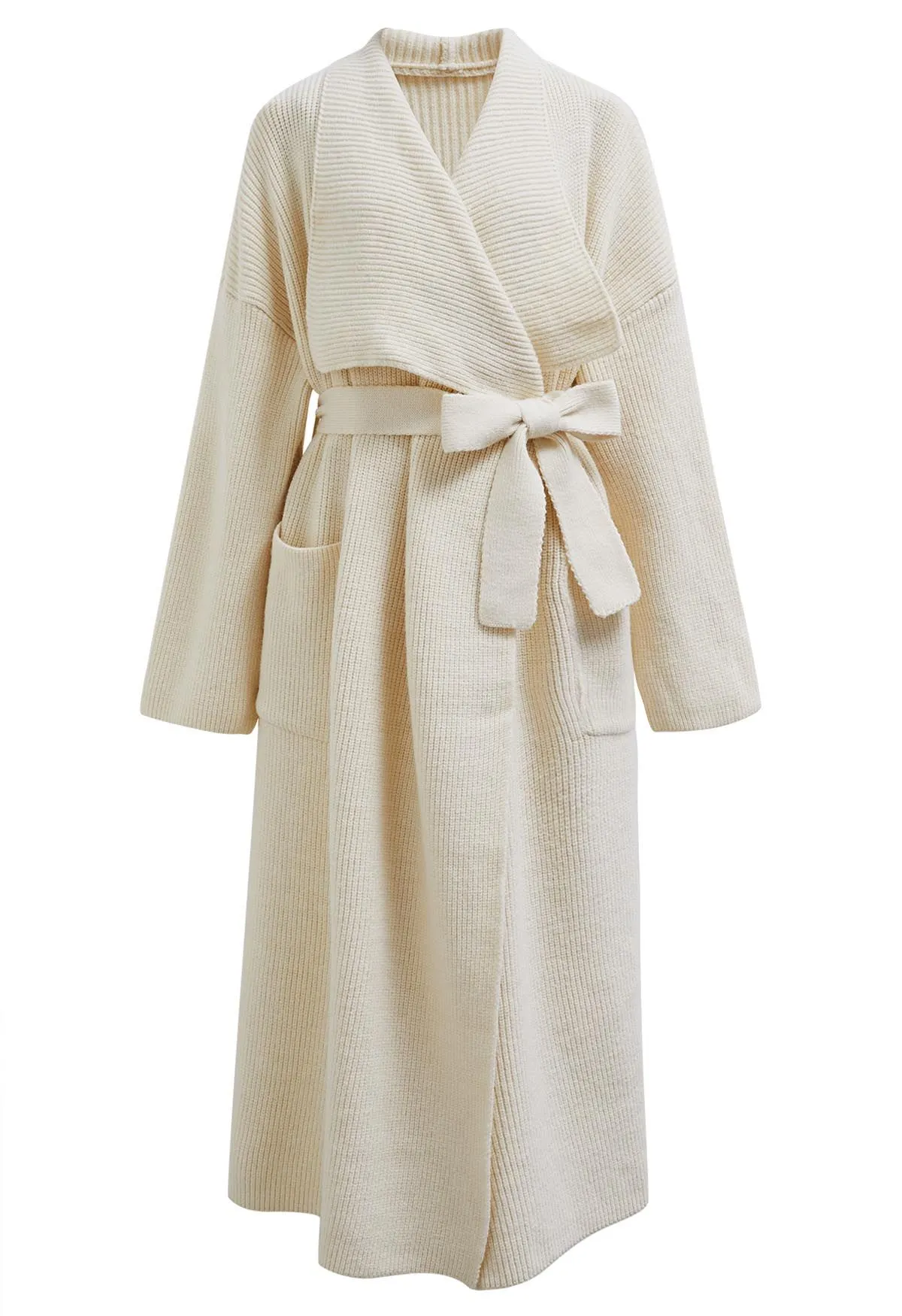 Langer Strick-Cardigan mit breitem Revers und Taillenschnürung in Creme